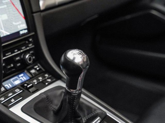 Photo of 2016 Black Porsche 911