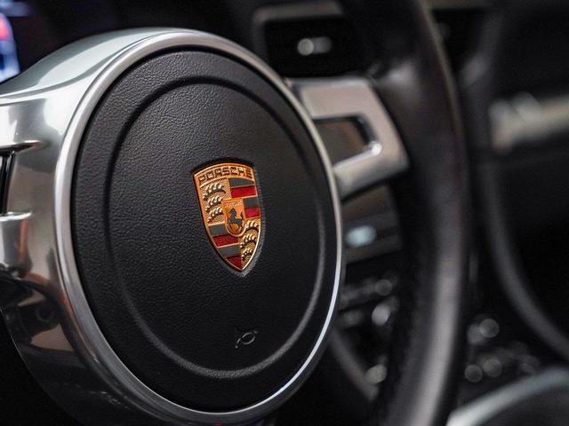 Photo of 2016 Black Porsche 911