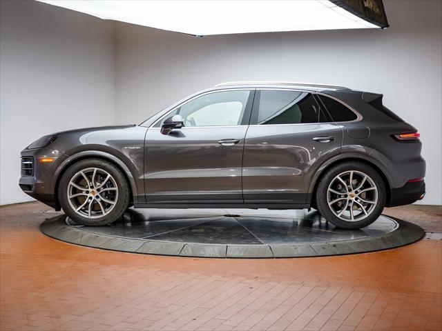 Photo of 2025 Quartzite Porsche Cayenne E-Hybrid