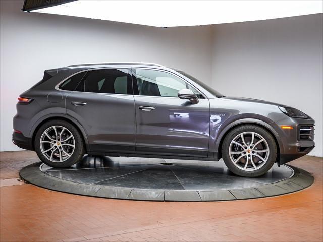 Photo of 2025 Quartzite Porsche Cayenne E-Hybrid
