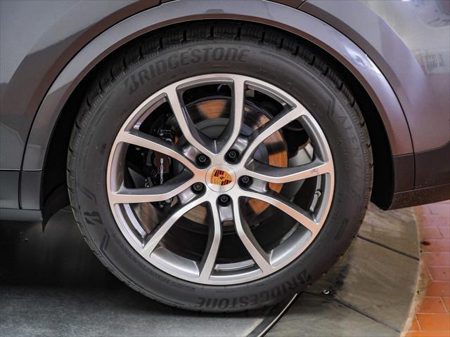 Photo of 2025 Quartzite Porsche Cayenne E-Hybrid