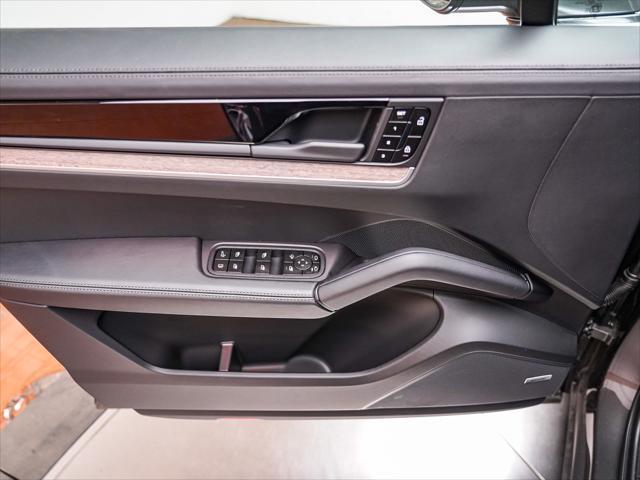Photo of 2025 Quartzite Porsche Cayenne E-Hybrid