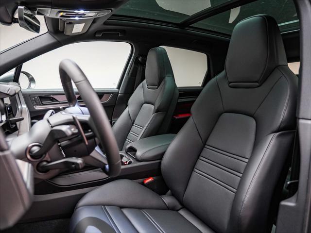 Photo of 2025 Quartzite Porsche Cayenne E-Hybrid
