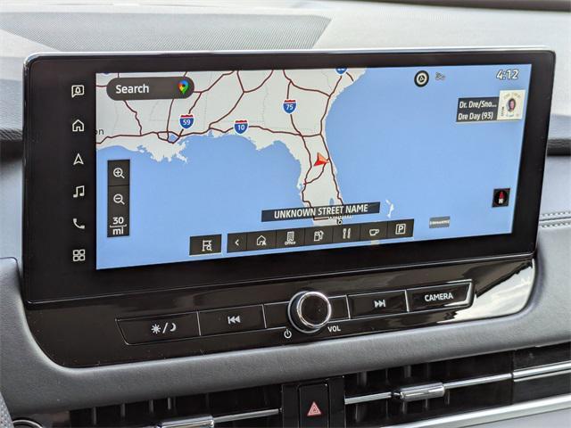 Photo of 2025 White Diamond Mitsubishi Outlander
