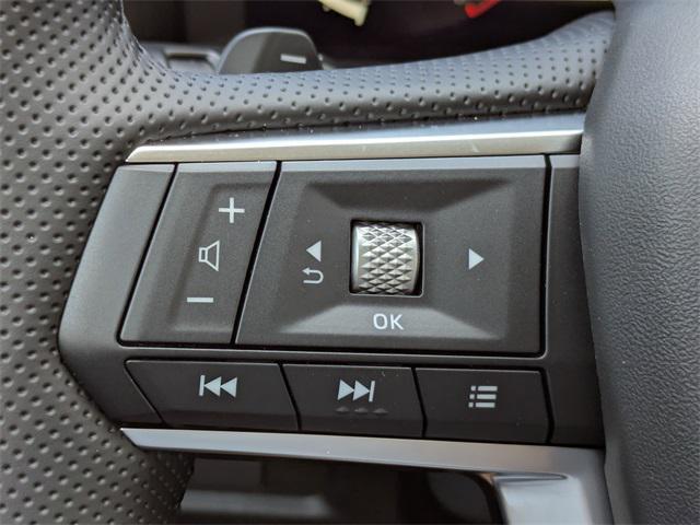 Photo of 2025 White Diamond Mitsubishi Outlander