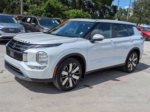 Photo of 2025 White Diamond Mitsubishi Outlander