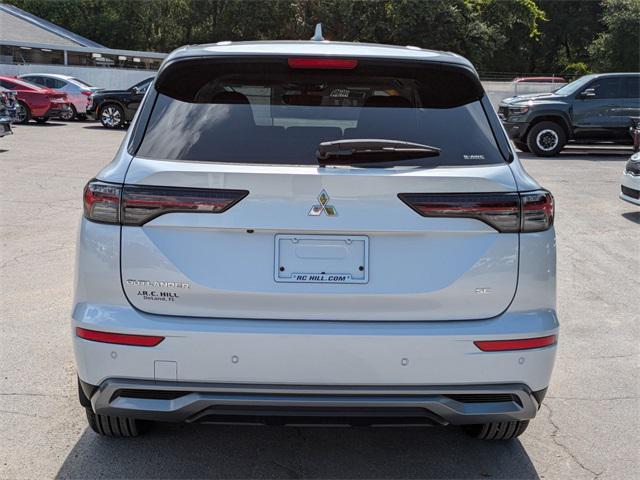 Photo of 2025 White Diamond Mitsubishi Outlander