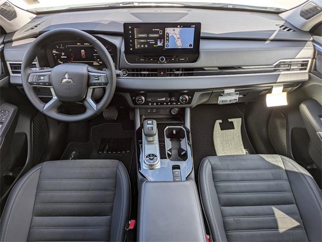 Photo of 2025 White Diamond Mitsubishi Outlander