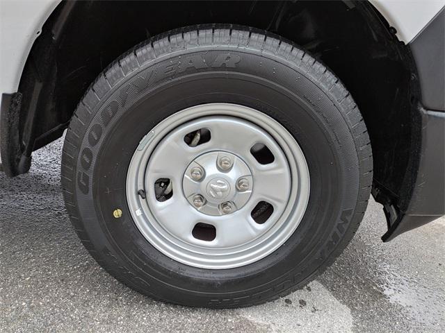 Photo of 2022 Bright White Clearcoat RAM 1500