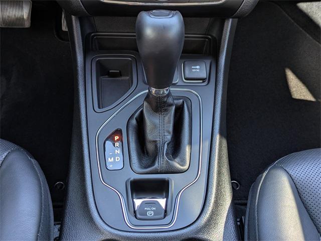 Photo of 2021 Diamond Black Crystal Pearlcoat Jeep Cherokee