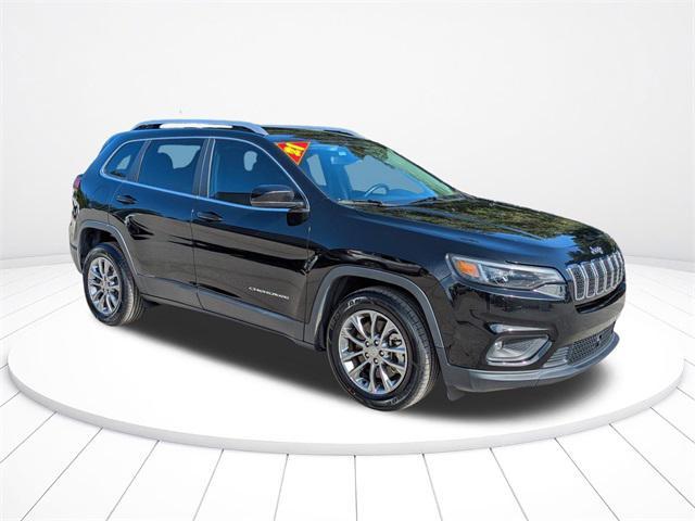 Photo of 2021 Diamond Black Crystal Pearlcoat Jeep Cherokee