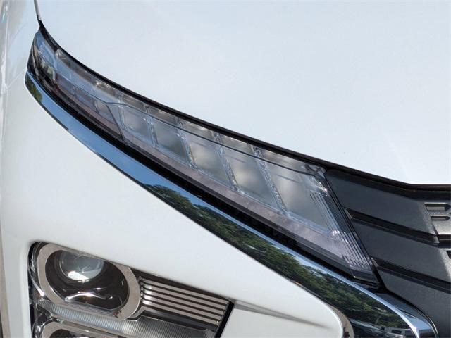 Photo of 2025 White Diamond Mitsubishi Eclipse Cross