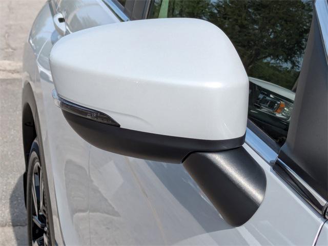 Photo of 2025 White Diamond Mitsubishi Eclipse Cross