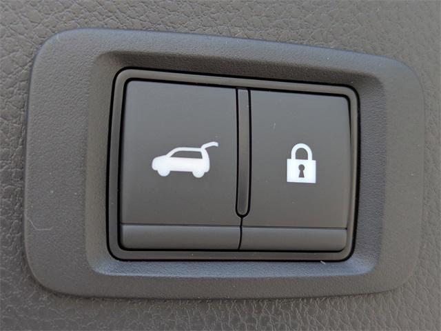 Photo of 2025 White Diamond Mitsubishi Eclipse Cross