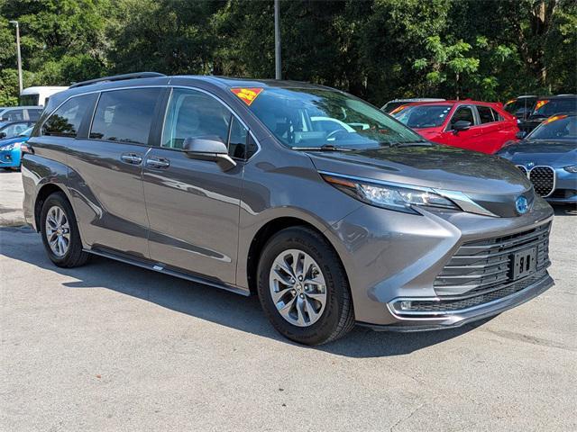 Photo of 2023 Predawn Gray Mica Toyota Sienna