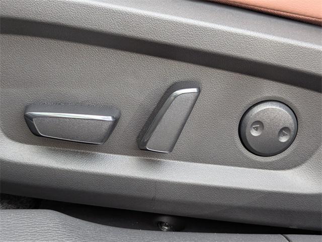 Photo of 2025 Moonstone Gray Metallic W/ Black Roof Mitsubishi Outlander