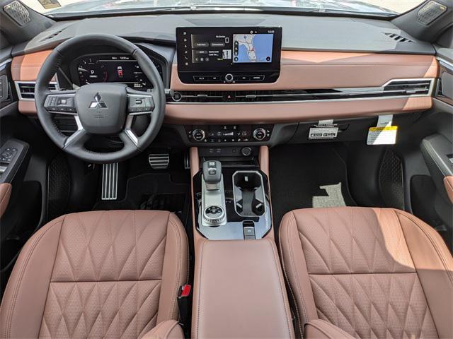 Photo of 2025 Moonstone Gray Metallic W/ Black Roof Mitsubishi Outlander