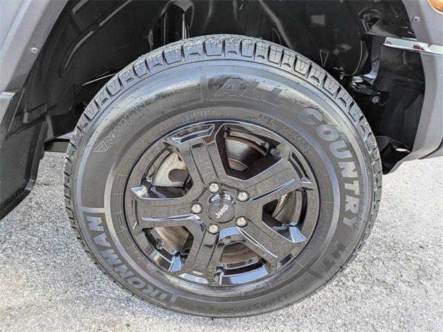Photo of 2020 Black Clearcoat Jeep Wrangler
