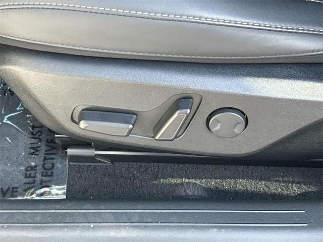 Photo of 2024 Snow White Pearl Kia EV6