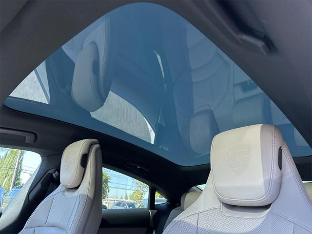 Photo of 2022 White Porsche Taycan