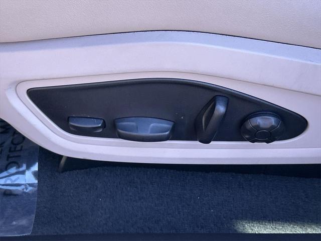 Photo of 2022 White Porsche Taycan