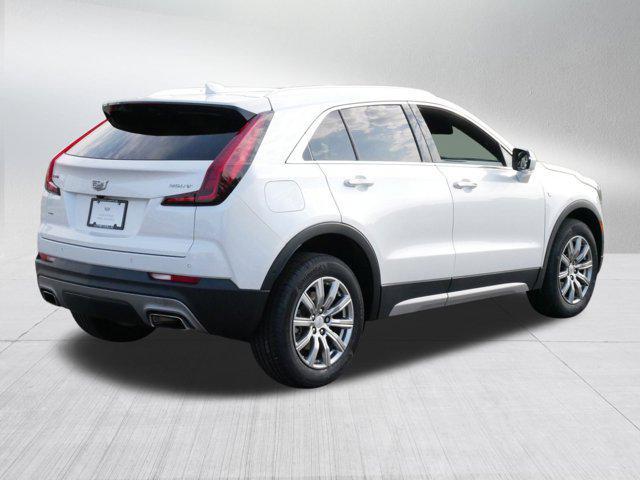 Photo of 2022 Crystal White Tricoat Cadillac XT4