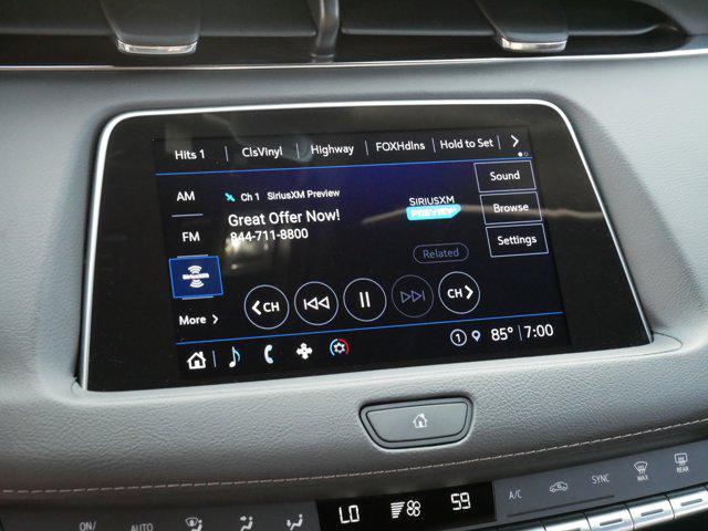 Photo of 2022 Crystal White Tricoat Cadillac XT4