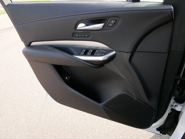 Photo of 2022 Crystal White Tricoat Cadillac XT4