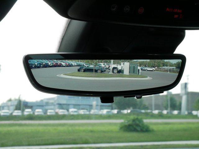 Photo of 2022 Crystal White Tricoat Cadillac XT4