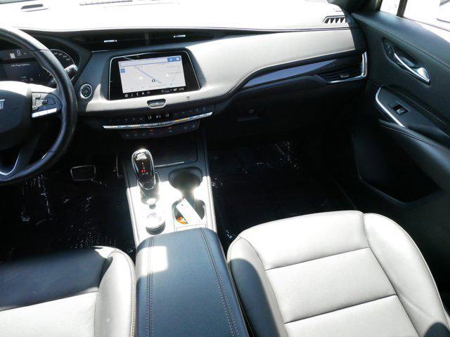 Photo of 2021 Crystal White Tricoat Cadillac XT4