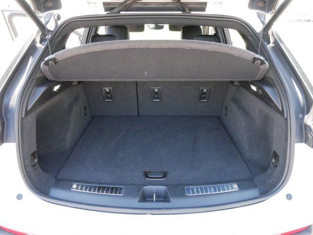 Photo of 2021 Crystal White Tricoat Cadillac XT4