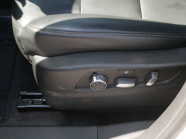 Photo of 2021 Crystal White Tricoat Cadillac XT4