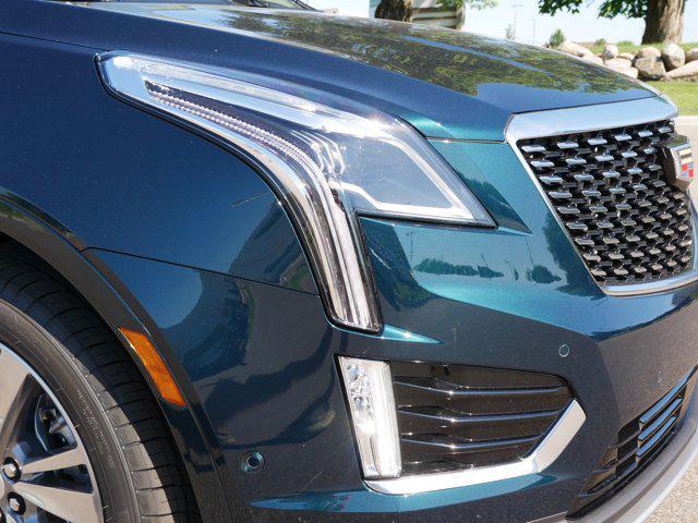 Photo of 2025 Emerald Lake Metallic Cadillac XT5