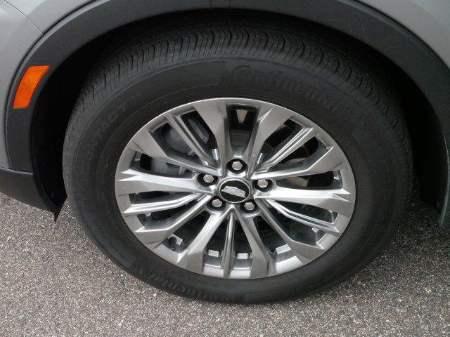 Photo of 2025 Argent Silver Metallic Cadillac XT4