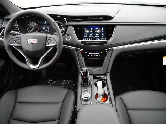 Photo of 2025 Crystal White Tricoat Cadillac XT6