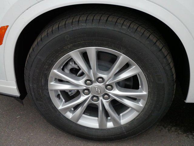 Photo of 2025 Crystal White Tricoat Cadillac XT6