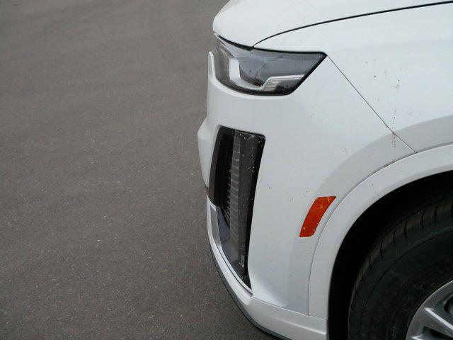 Photo of 2025 Crystal White Tricoat Cadillac XT6