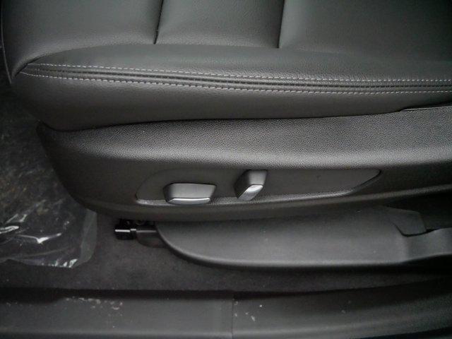 Photo of 2025 Crystal White Tricoat Cadillac XT6