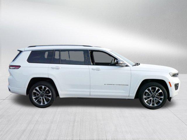 Photo of 2021 Bright White Clearcoat Jeep Grand Cherokee L