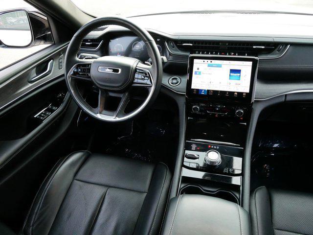 Photo of 2021 Bright White Clearcoat Jeep Grand Cherokee L