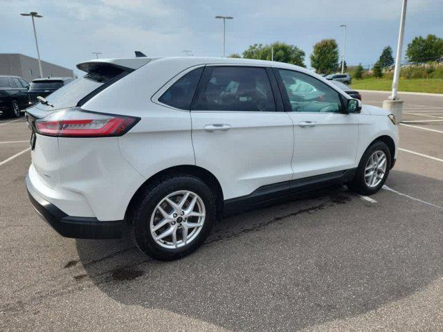 Photo of 2024 Oxford White Ford Edge
