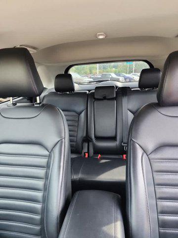 Photo of 2024 Oxford White Ford Edge
