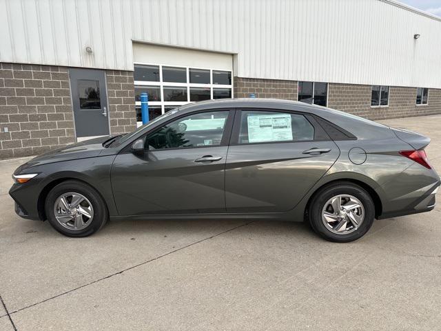 Photo of 2025 Amazon Gray Hyundai ELANTRA