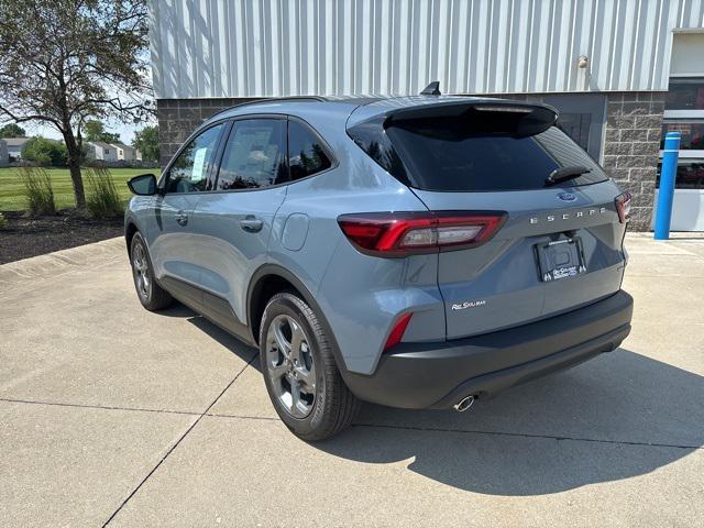 Photo of 2025 Vapor Blue Metallic Ford Escape
