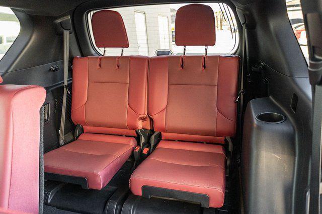 Photo of 2023 Atomic Silver Lexus GX 460