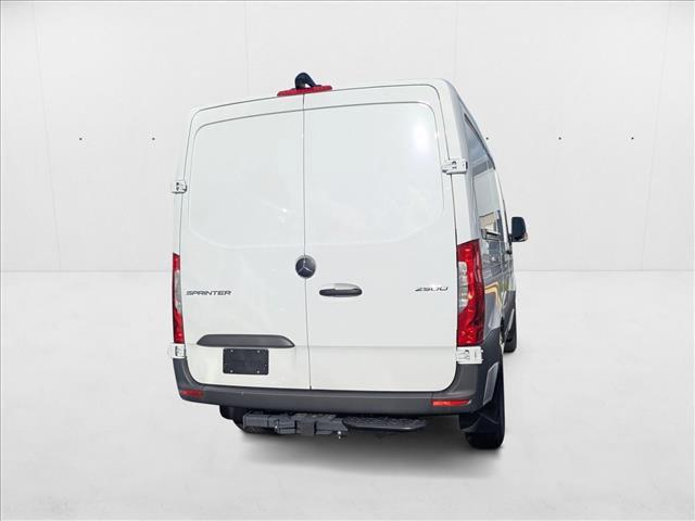 Photo of 2025 Arctic White Mercedes-Benz Sprinter 2500