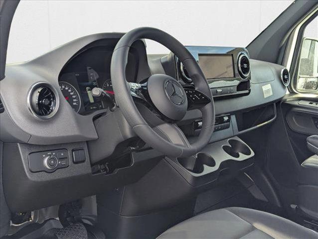 Photo of 2025 Arctic White Mercedes-Benz Sprinter 2500