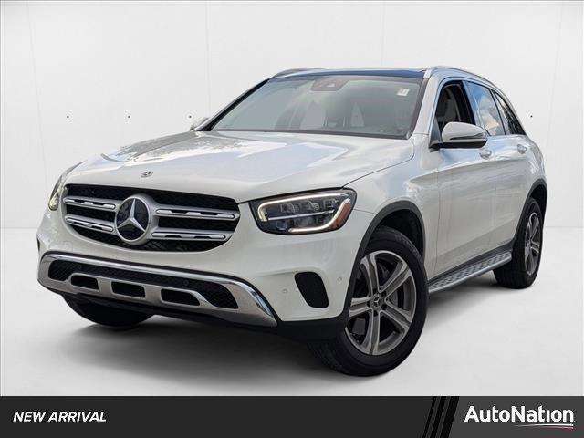 Photo of 2022 Polar White Mercedes-Benz GLC 300
