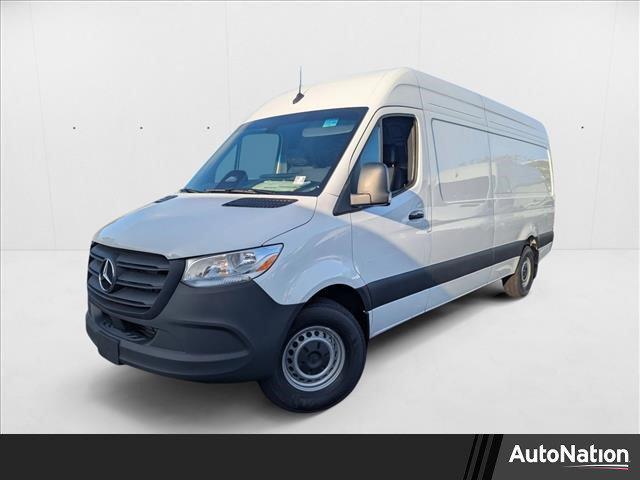 Photo of 2025 Arctic White Mercedes-Benz Sprinter 2500