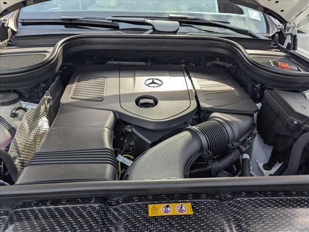 Photo of 2025 MANUFAKTUR Moonlight White Metallic Mercedes-Benz GLE 350